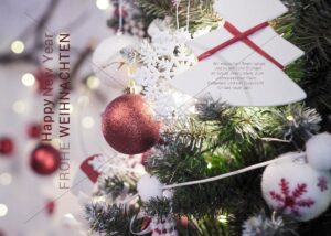 romantische Weihnachts-E-Card mit Weihnachtsbaum und Christbaumkugeln (339)