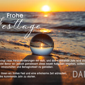 Frohe Festtage - Sonnenuntergang am Strand mit Lensball-Kugel - mit Spruch, ohne Werbung (1083)