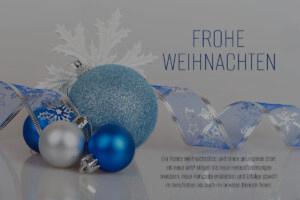 Exquisite Weihnachts-eCard mit harmonisch abgestimmten blauen, türkisen und silbernen Weihnachtskugeln – die perfekte Weihnachtsgrußkarte für Ihre geschätzten Kunden. Ein begleitender Spruch verleiht ihr eine persönliche Note, frei von störender Werbung (1125).